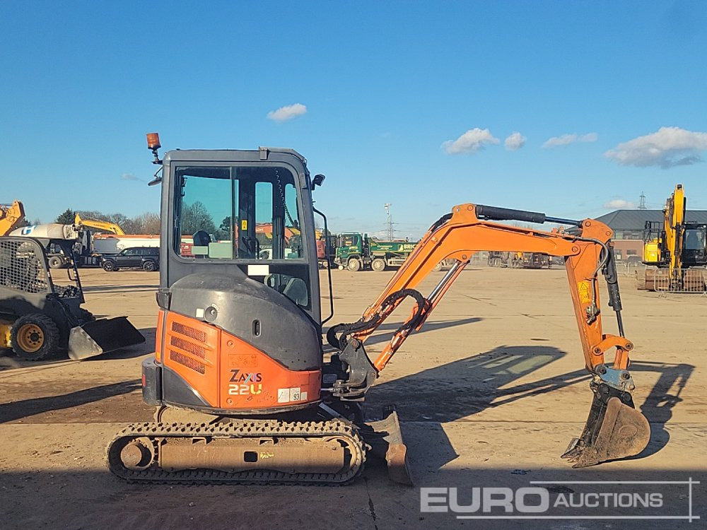 Mini bager Hitachi ZX22U-2: slika Mini bager Hitachi ZX22U-2