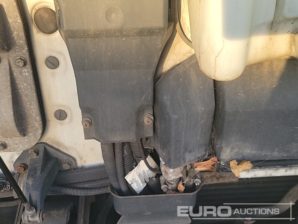 Kamion s kukastom dizalicom Iveco 75E16: slika Kamion s kukastom dizalicom Iveco 75E16