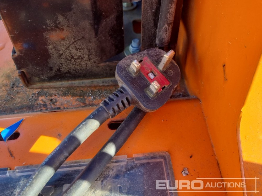 Poljoprivredni strojevi Eliet 230Volt Wood Chipper: slika Poljoprivredni strojevi Eliet 230Volt Wood Chipper