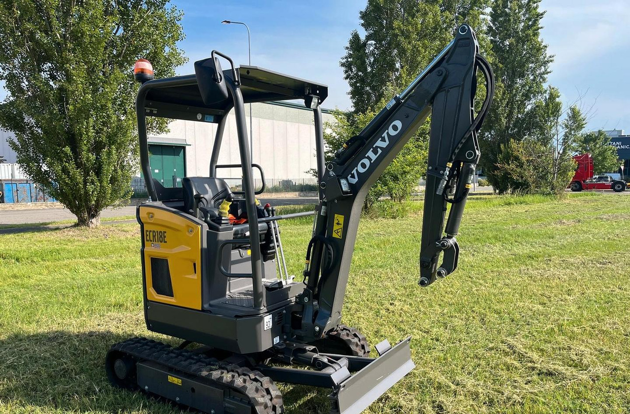 Novi Mini bager Miniescavatore Volvo ECR18E: slika Novi Mini bager Miniescavatore Volvo ECR18E