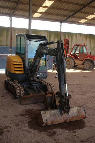 Bager gusjeničar Volvo EC27C: slika Bager gusjeničar Volvo EC27C