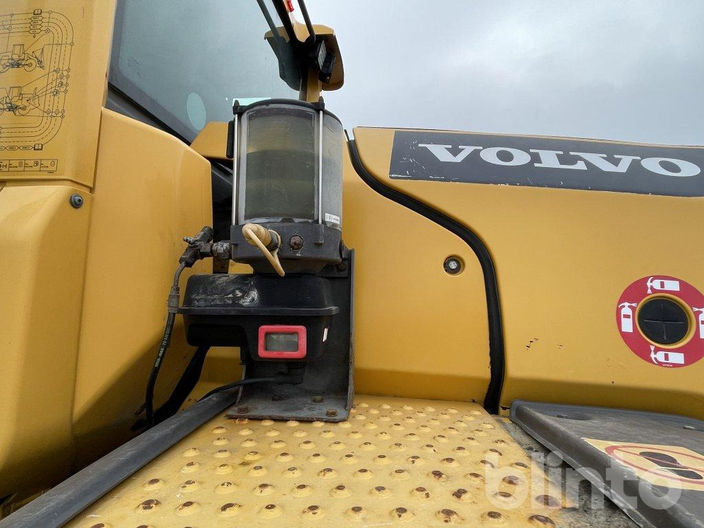 Utovarivač na kotačima Volvo L60G: slika Utovarivač na kotačima Volvo L60G